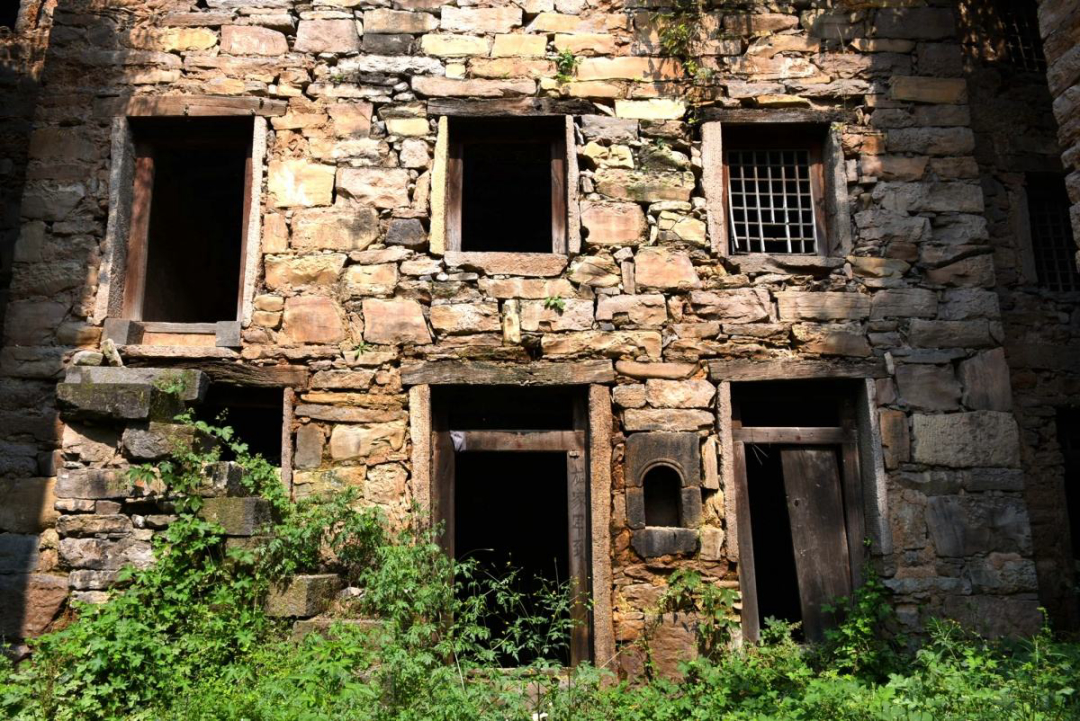 中国十大鬼村图片(探险队闯入后不敢过夜) - 赤虎壹号