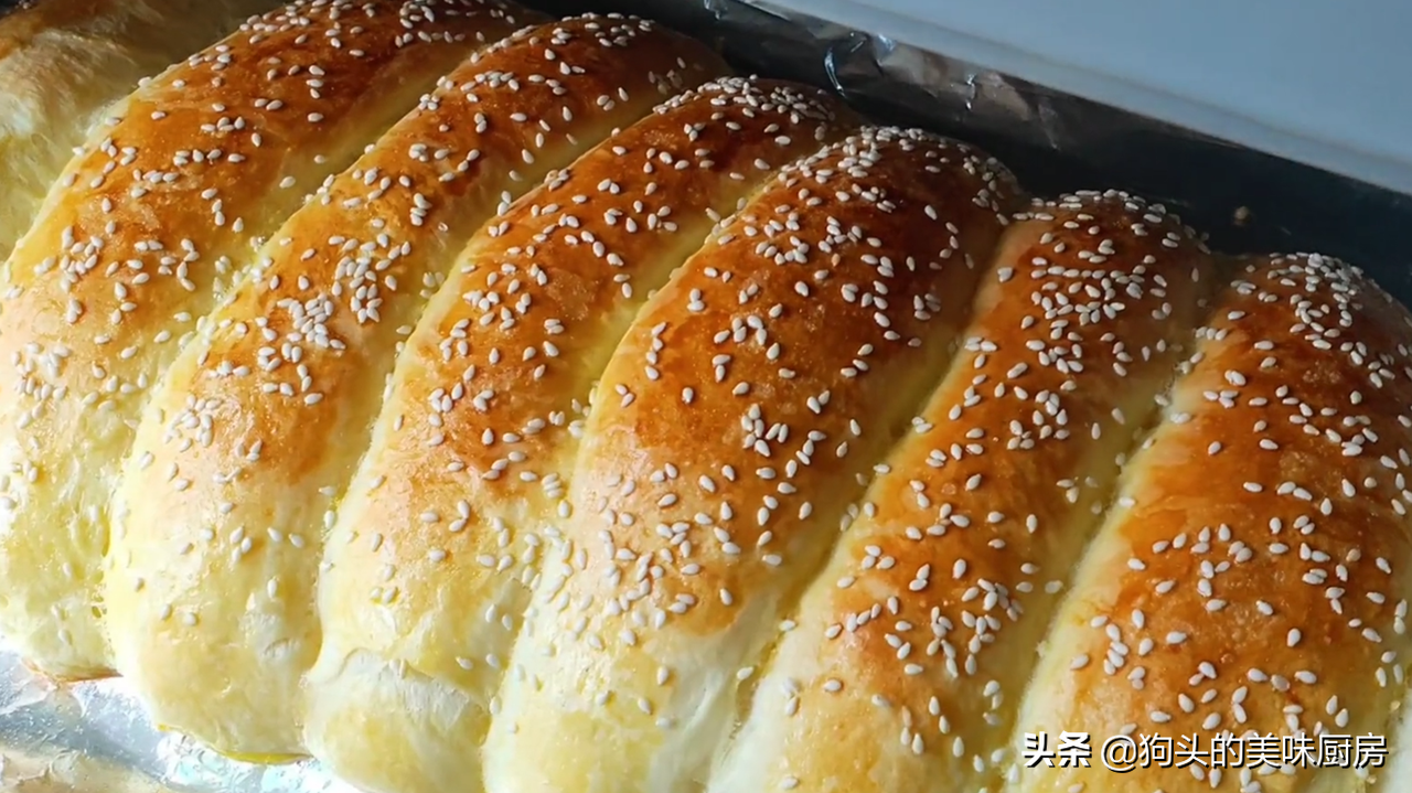 全家都爱吃的面包，不用揉面，不用出膜，出炉柔软又拉丝，太香了