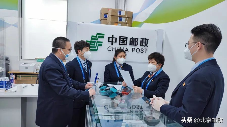 让鲜红的党旗飘扬在冬奥服务一线