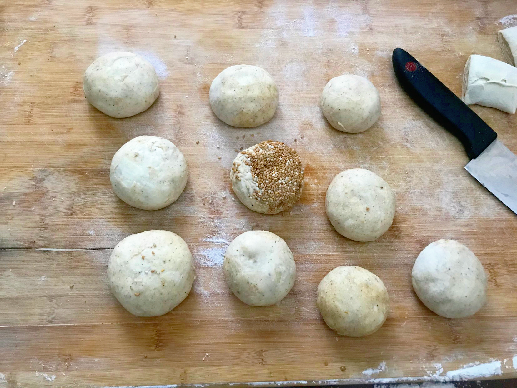 千層餅、油酥燒餅、餡餅的做法，全都是麵食，鮮香美味，酥軟油潤