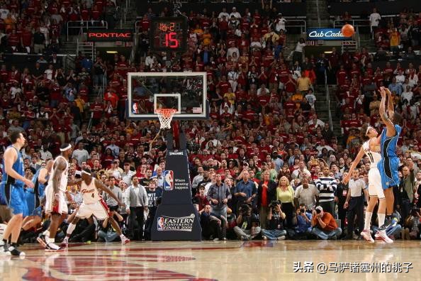 NBA魔术横扫湖人（09年魔术常规赛横扫湖人，东决淘汰骑士，为何总决赛却惨败给湖人）