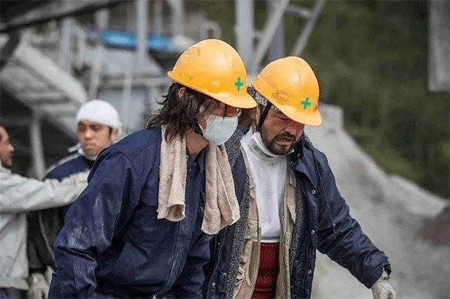 日本男子迫害老师，为躲避警察亲自整容，被捕后出书赚千万版税