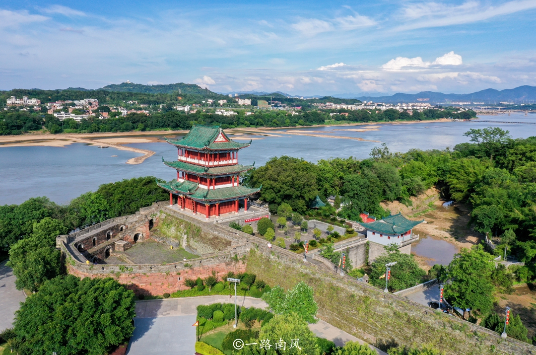 从深圳出发，最快1时48分到达赣州，这些旅游胜地非常值得打卡