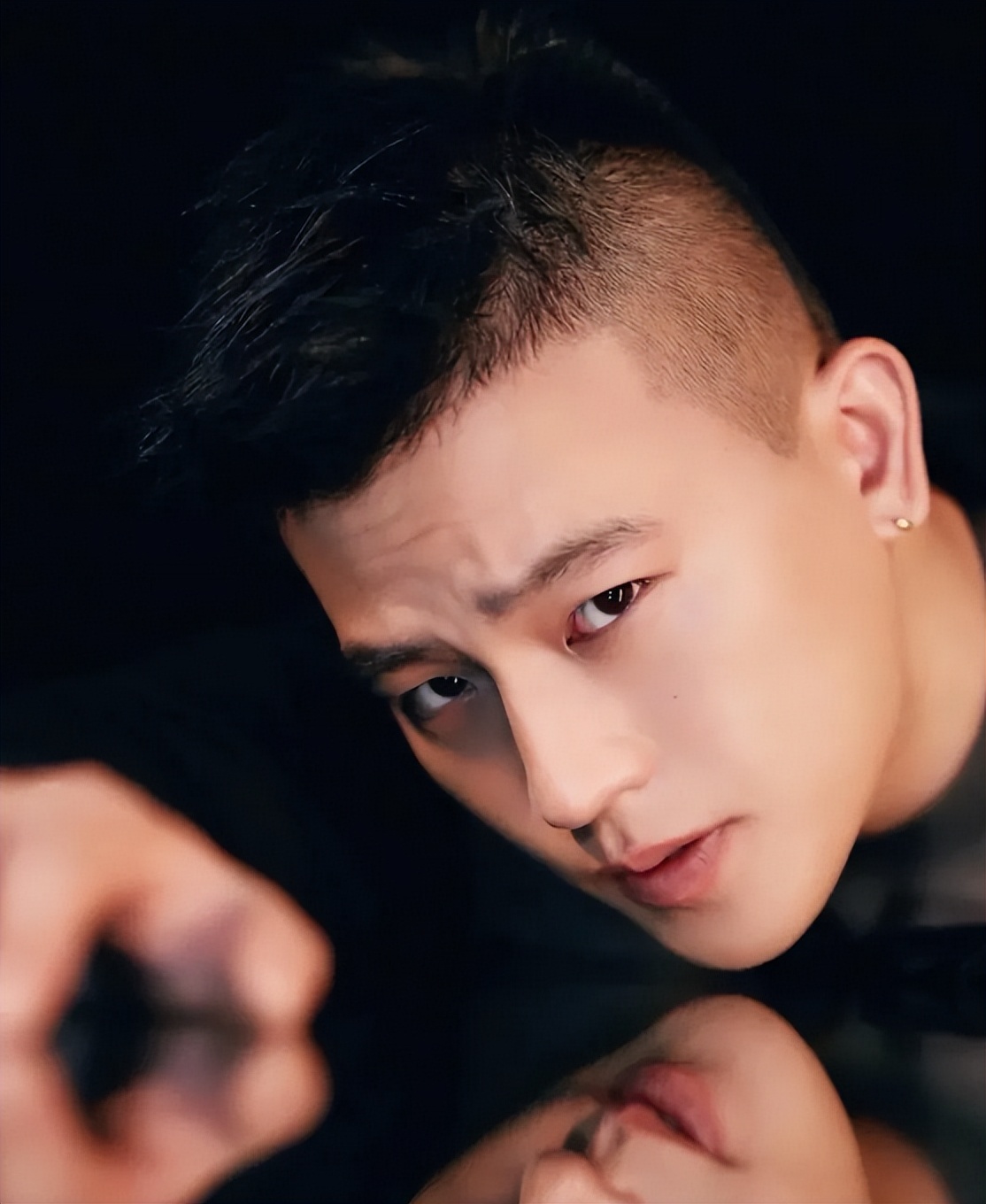 天生一张浪子脸的6位男星,痞,邪,欲,不愧是是行走的荷尔蒙