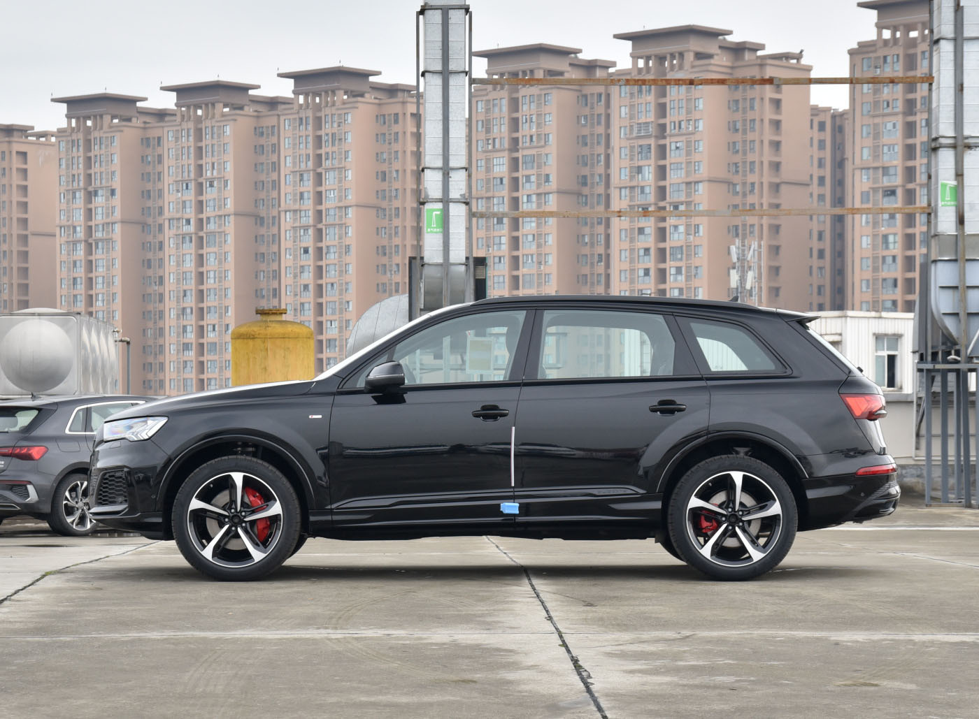 奥迪Q7 冰雪运动版：作为次顶配车型，81.98万的价格值得入手吗？