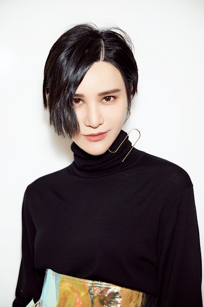 "超女冠军"尚雯婕:早年父母离异,成名后是非不断,41岁仍未婚