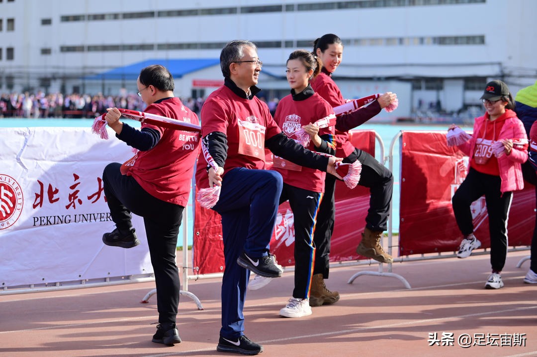 丁宁只排第六(入学仅3个月，丁宁当选北大学生年度人物，退役后仍排名世界第六)