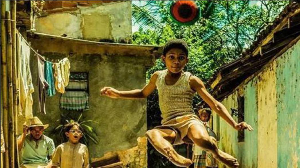 贫民窟擦鞋童的逆袭，用芒果训练出的足球巨星，最传奇的“球王”