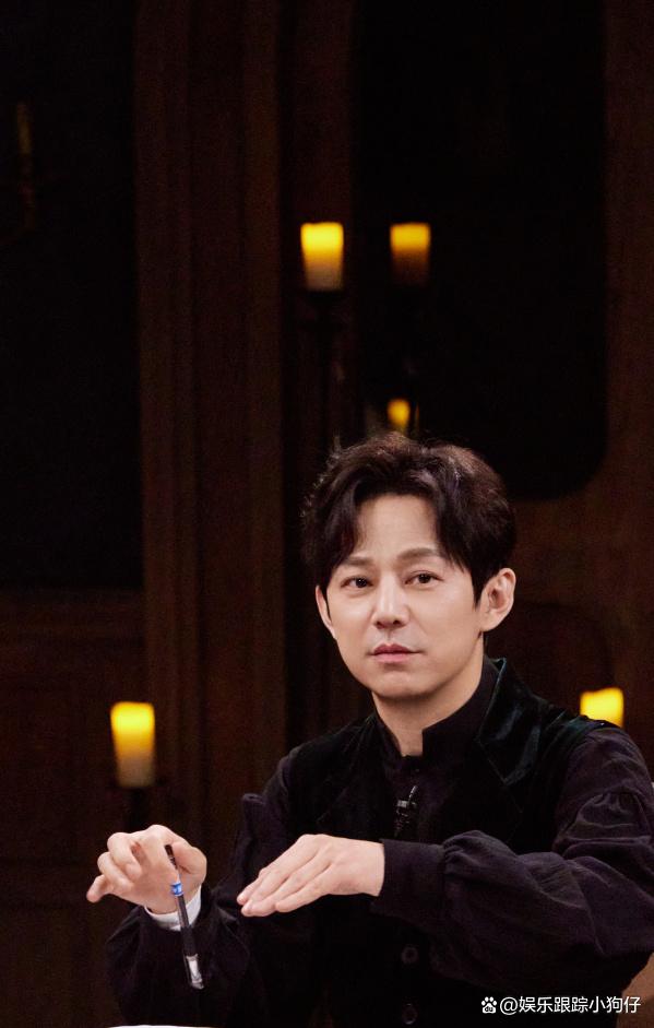 《大侦探8》第一案剧照:王鸥妆容奇怪,何炅当侦探有其他身份!