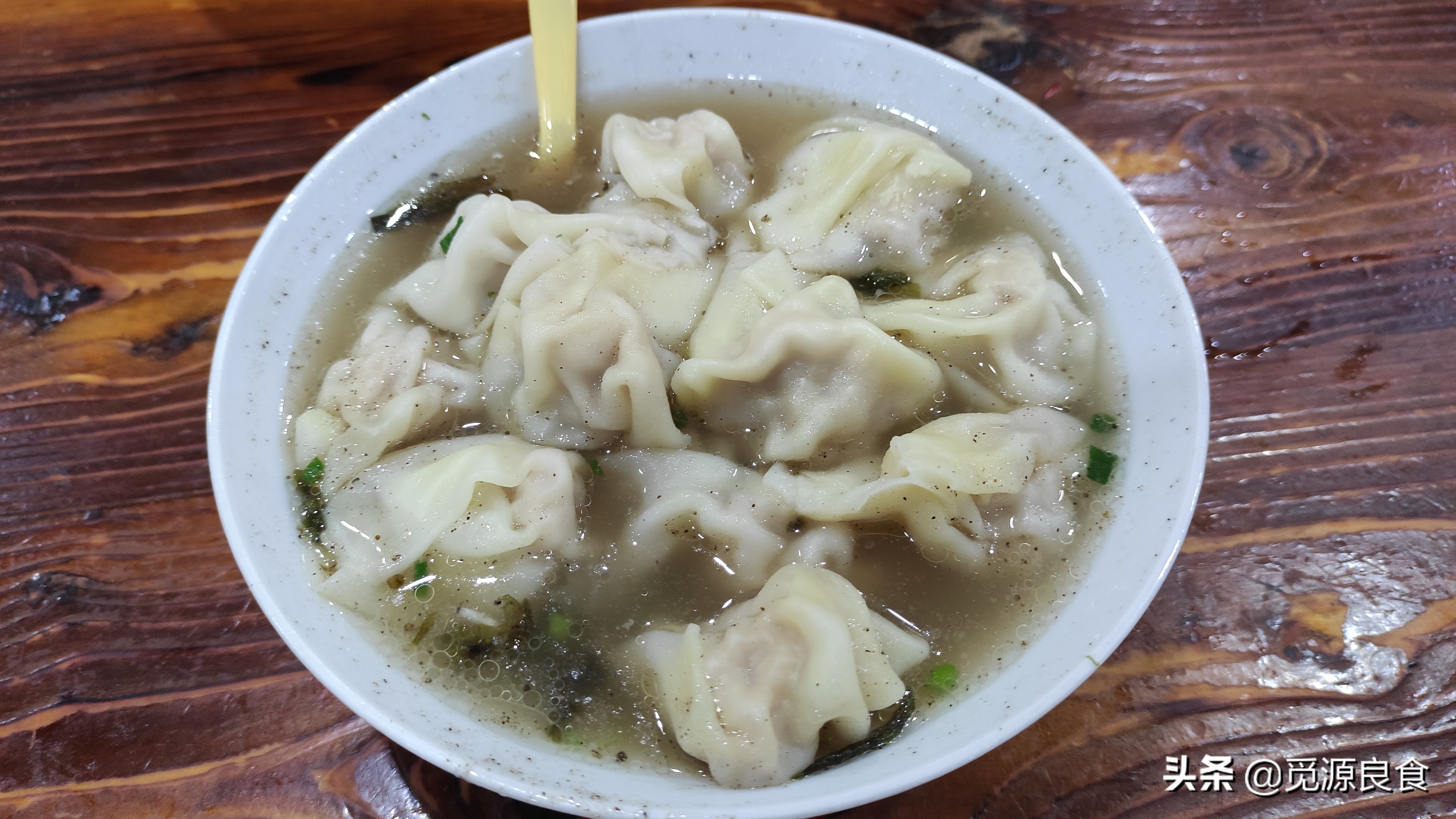 来武汉旅游，黄鹤楼附近的美食，在粮道街吃一日三餐，是欢乐时光