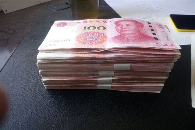 内蒙古贪官花2000万买石头，虚假报销46万，儿子生活费也公款报销