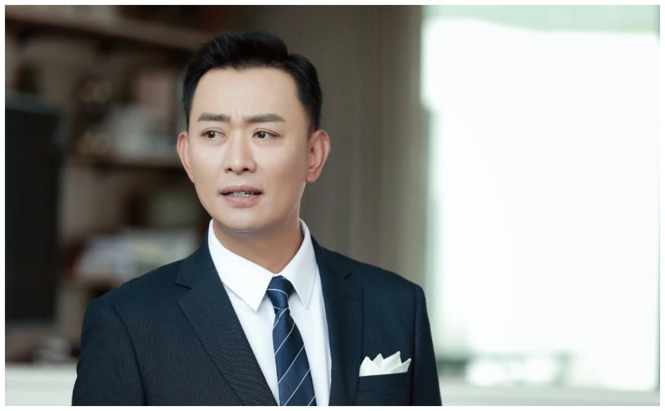 古装男神黄海冰:不满前妻丁克,二婚娶小12岁妻子,婚后儿女双全-蘑菇号