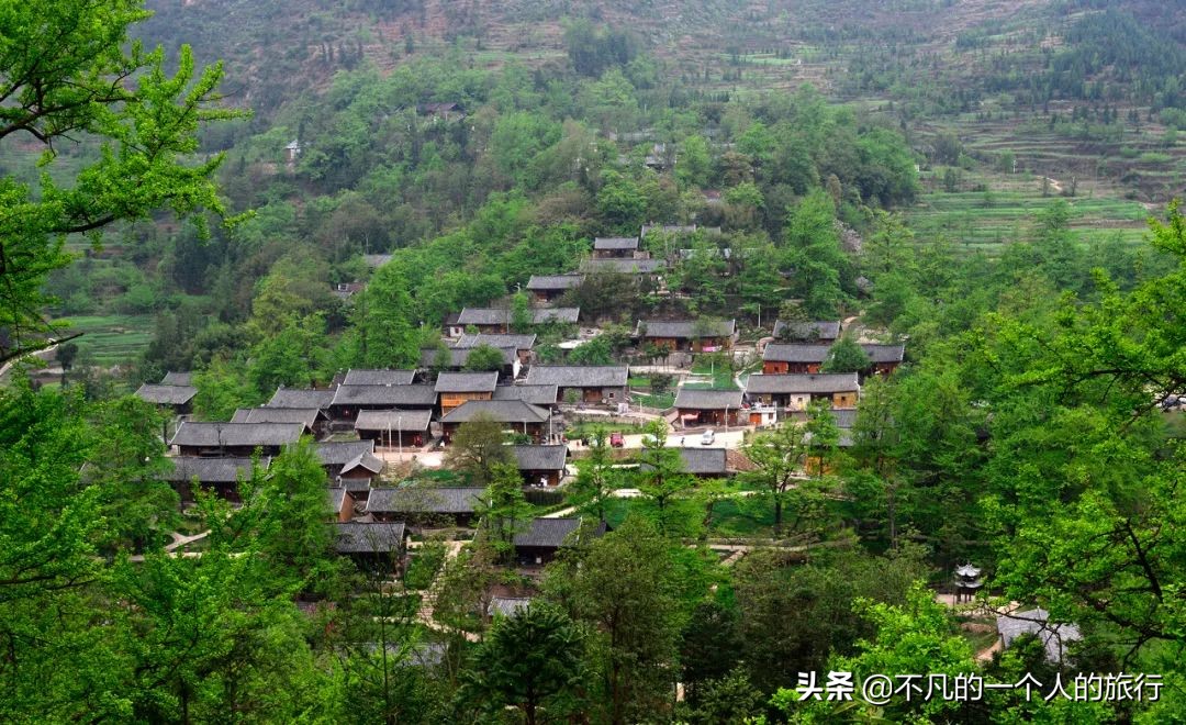 它是中国唯一凉都，空调都是摆设，超过30度有警报