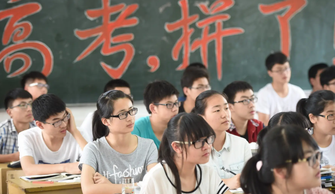 高考新模式3+2+1实施，两个科目受冷，两个科目的教师心里很担心