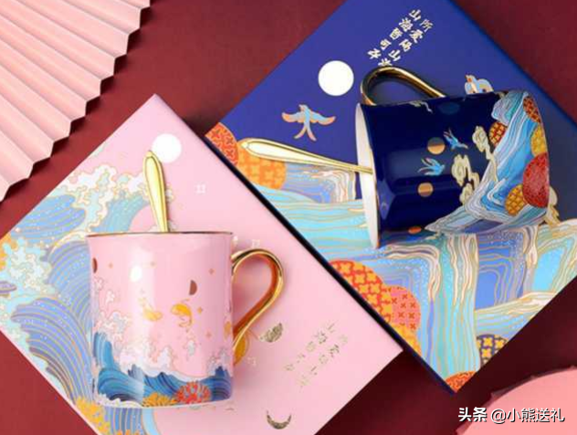2022年元旦送大家什么礼物好（2022年送女朋友生日礼物）