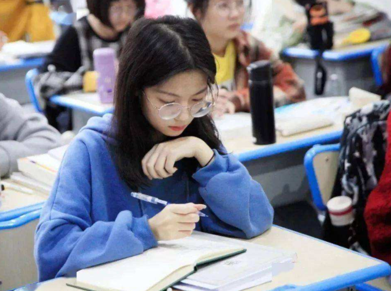 2022各省高考人数预估，或将再创历史新高，河南省依旧高居榜首