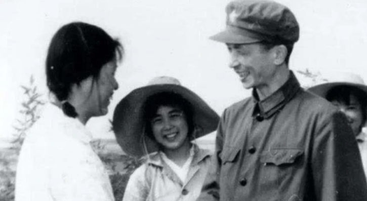 20岁重庆知青娶31岁带4娃寡妇，放弃返乡留山沟，婚姻幸福美满