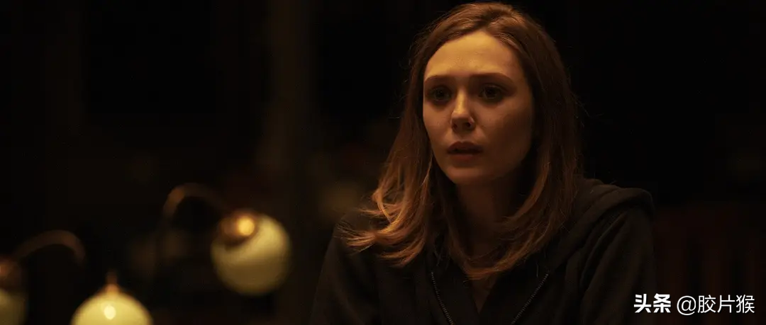 “绯红女巫”伊丽莎白奥尔森的魅力，可不止暴打奇异博士和光照会