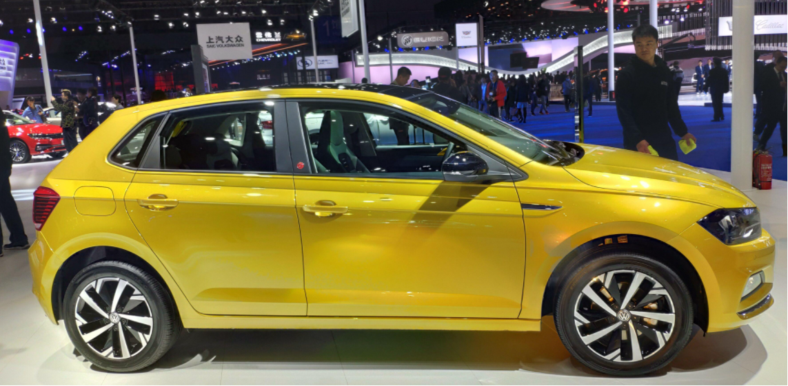 女的开什么车既实用又好看（女生开哪款车合适些）