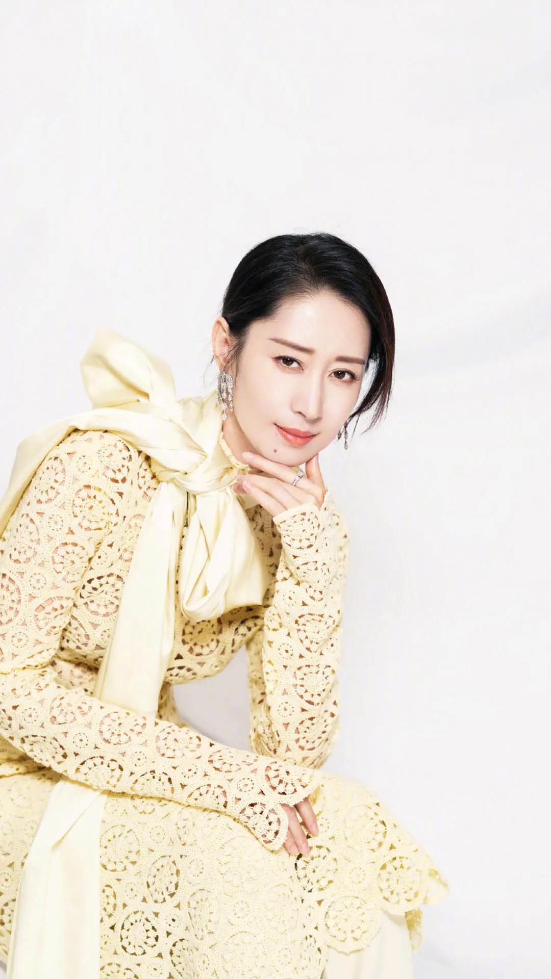 山东实力派美女演员刘敏涛 霸气御姐 身材傲人