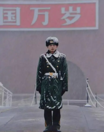 有军旅梦的大学生注意了，直系亲属没有污点，政审也会受影响