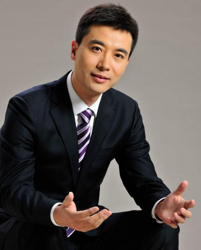 央视著名主持人郭志坚做出的评价,在大家看来,和其他的央视播音员相比