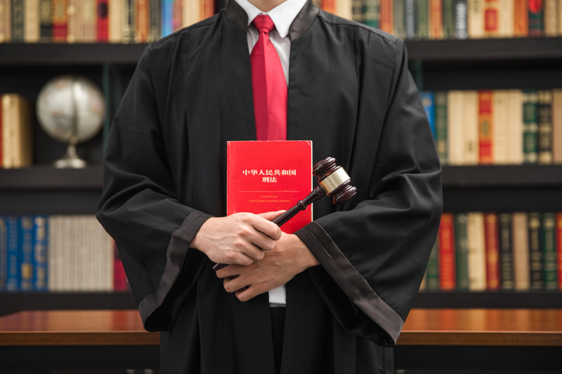 从法学专业的四大误区说起：课程、择校、就业、规划