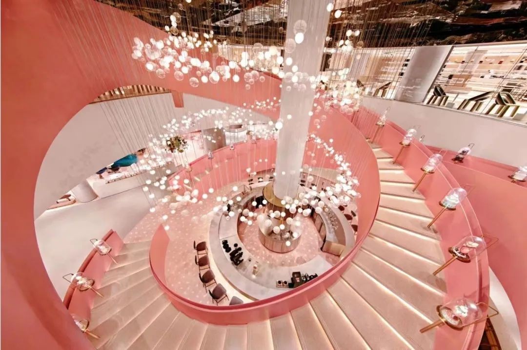 豪掷1个亿打造的深圳蛋糕店，闭店传闻为哪般？