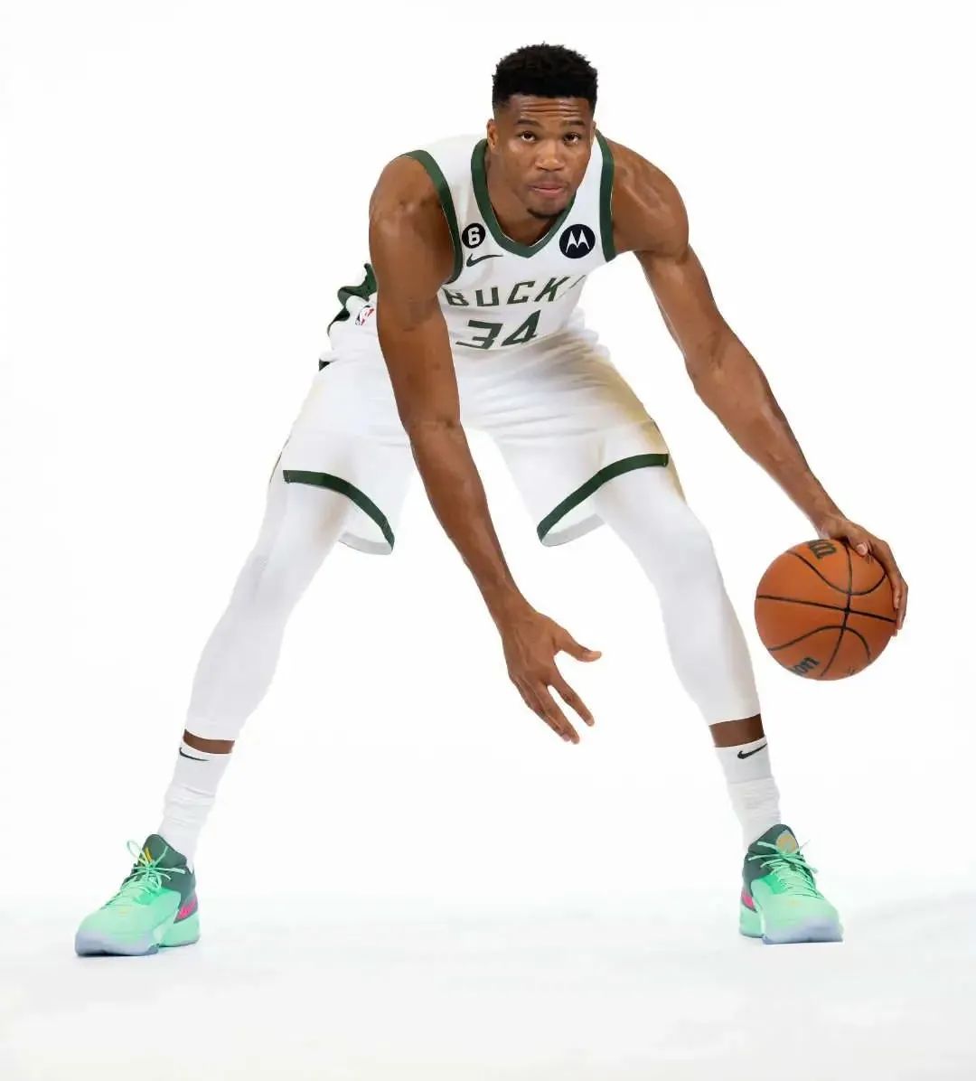 nba球鞋的牌子有哪些（NBA新赛季媒体日球鞋全盘点-眼花缭乱，惊喜不断）