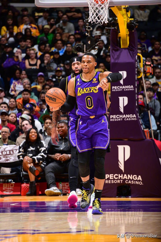 nba球星都帶哪些表（每日NBA球星上腳球鞋「11月12日」）