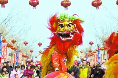 送北方舞狮表演"武狮"为主,也就是北魏的魏武帝所任命的"瑞狮",送南狮