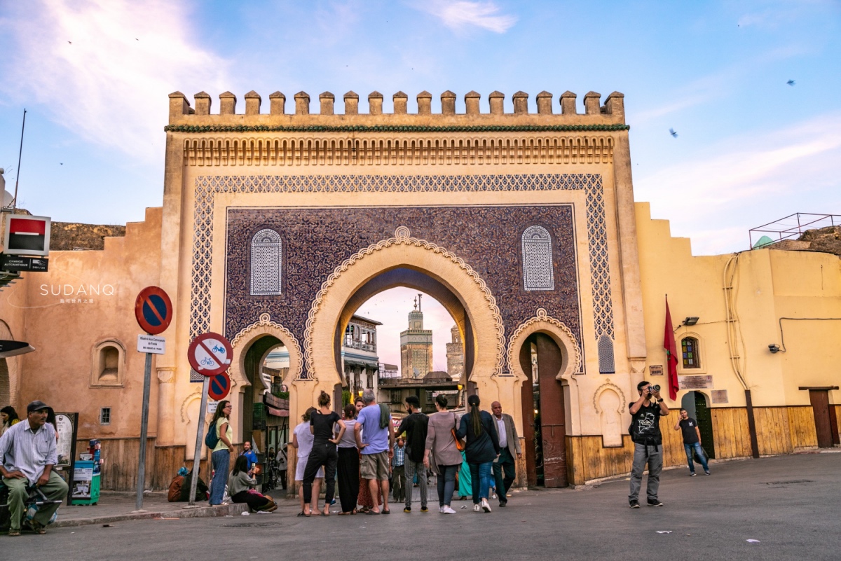 摩罗哥怎么进世界杯（挺进世界杯8强的摩洛哥队，最大黑马，其背后是一个怎样的国家）