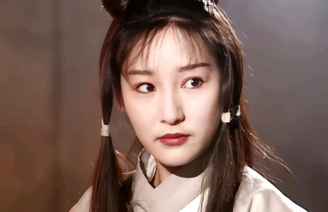 难怪杨过抱了李莫愁两次,还能安然无事,杨过已摸透她的软肋