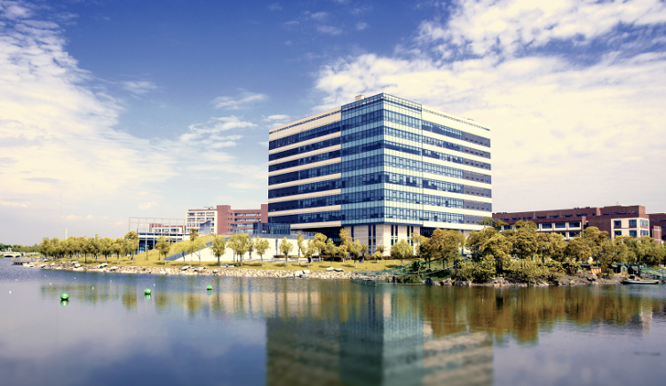 风“华”正茂，“理”想正好！这场双向奔赴，华东理工大学等你！