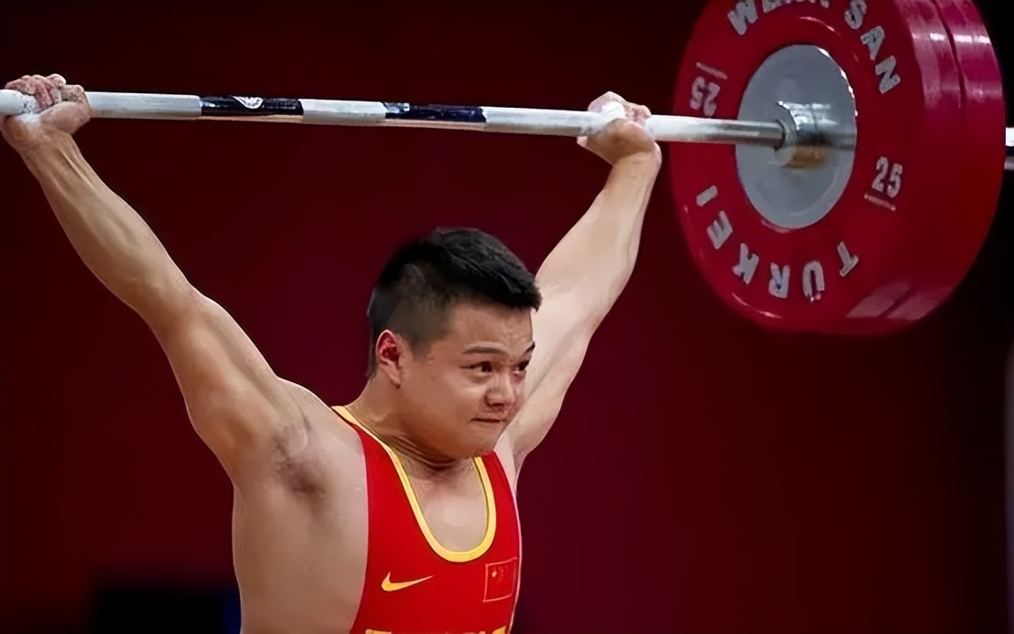 严润哲退役了吗(12年,中国举重运动员哭着连说三个"对不起",背后原因