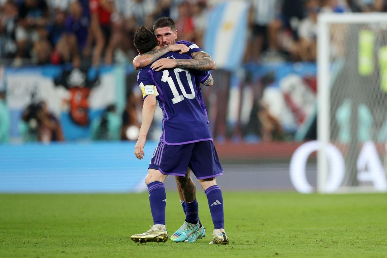 世界杯出线队伍（0-2出线，2-1出局！世界杯悲喜夜：已有10队出线，9队回家）