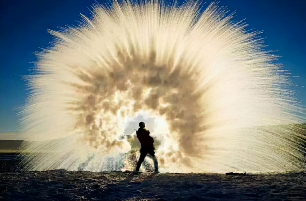 泼水成冰东北男子把泼水成冰做成生意网友日挣千元