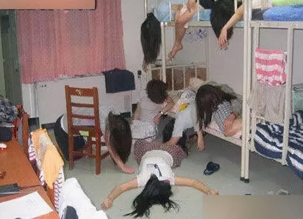 1998年，天津女高中生毒杀6名室友，只因死后怕寂寞，怎么回事？