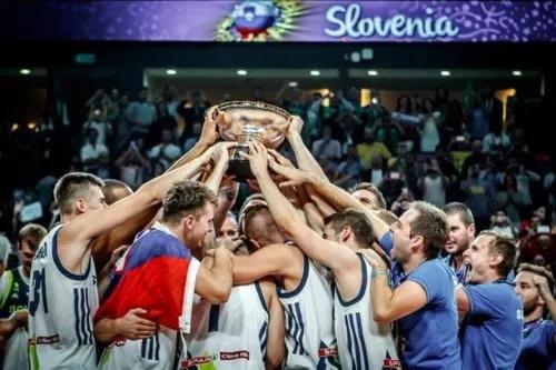 2022男篮欧锦赛8强诞生，塞尔维亚爆冷出局，最新夺冠赔率已更新