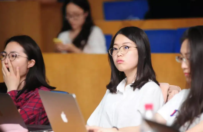 为何要用全英文授课？清华大学课堂被吐槽，无知不自知很可怕