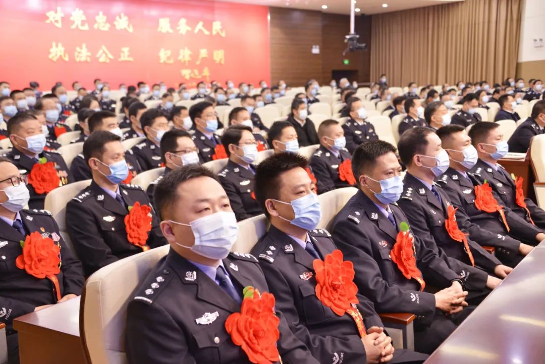 【践行总要求·五年成绩单】安徽：警星闪耀映江淮 铸魂砺剑护平安