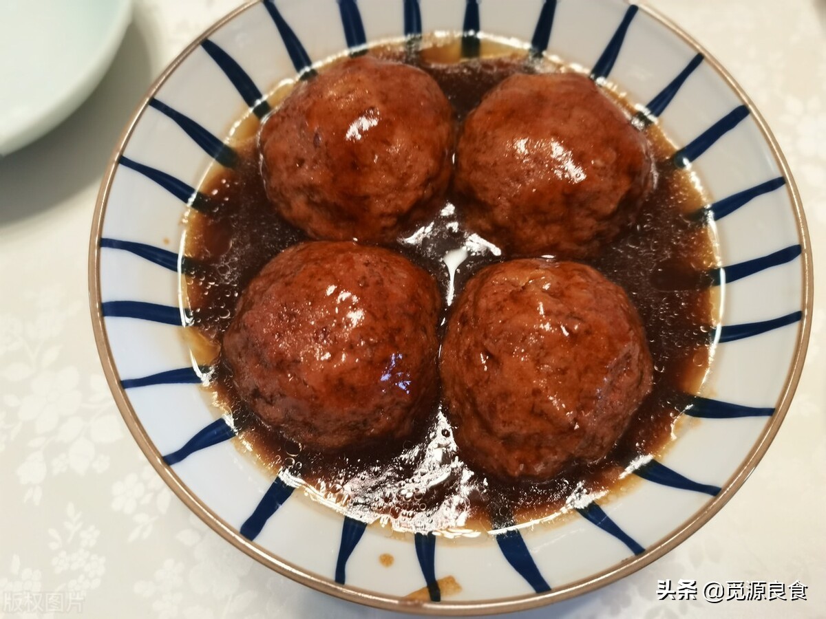 很多人對(duì)山東有誤解，認(rèn)為只吃煎餅卷大蔥？看看真正的魯菜有哪些