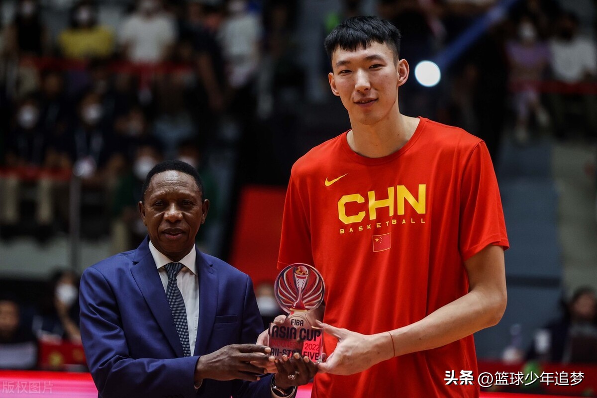 nba世界杯徐静雨(带队能力周琦和易建联谁强？徐静雨：得罪人但还是选周琦)