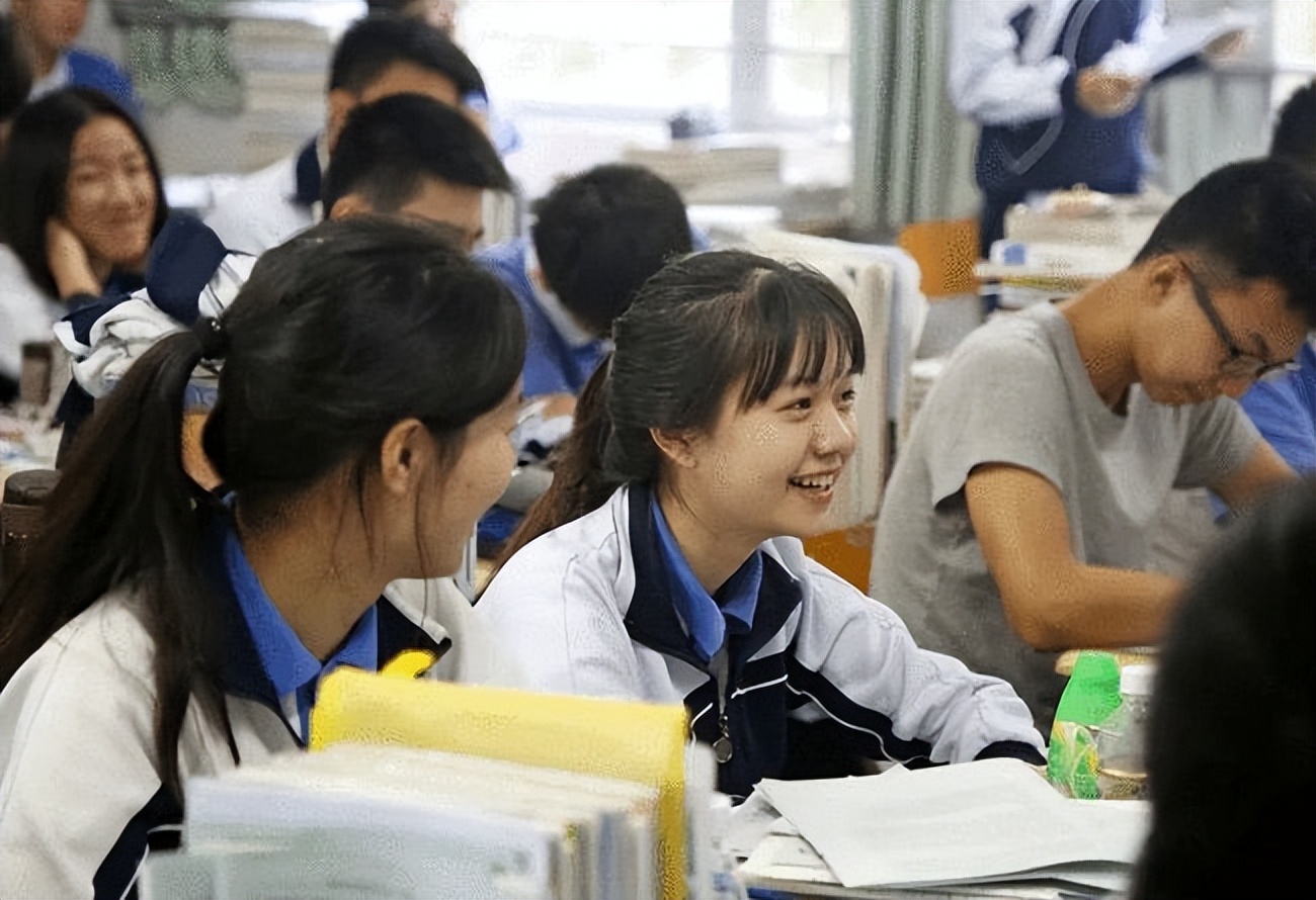 18年孙女高考成绩47分,爷爷请求复查考卷,原因竟是为减轻家庭负担