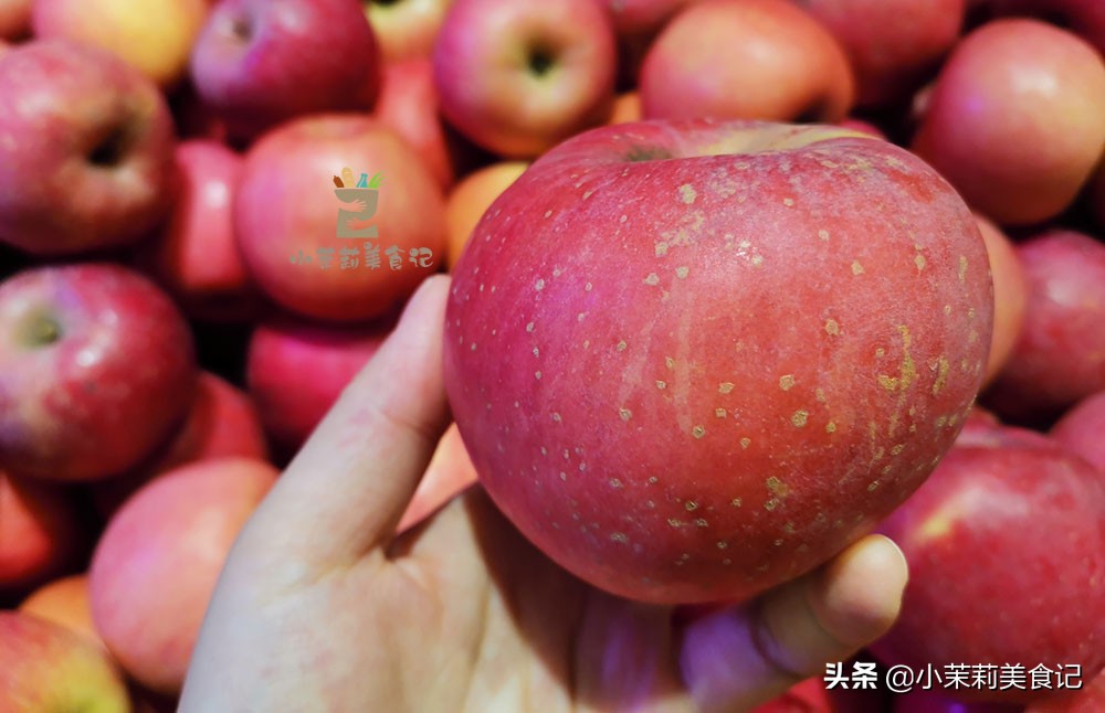 买苹果，“圆正的”和“歪斜的”区别大，看准3处挑到好吃的苹果