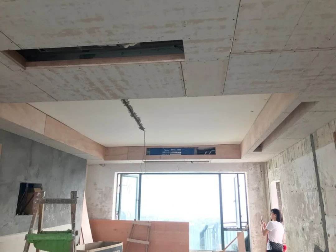 中央空调和分体式空调我都知道，风管机是什么鬼？能装在家里吗？