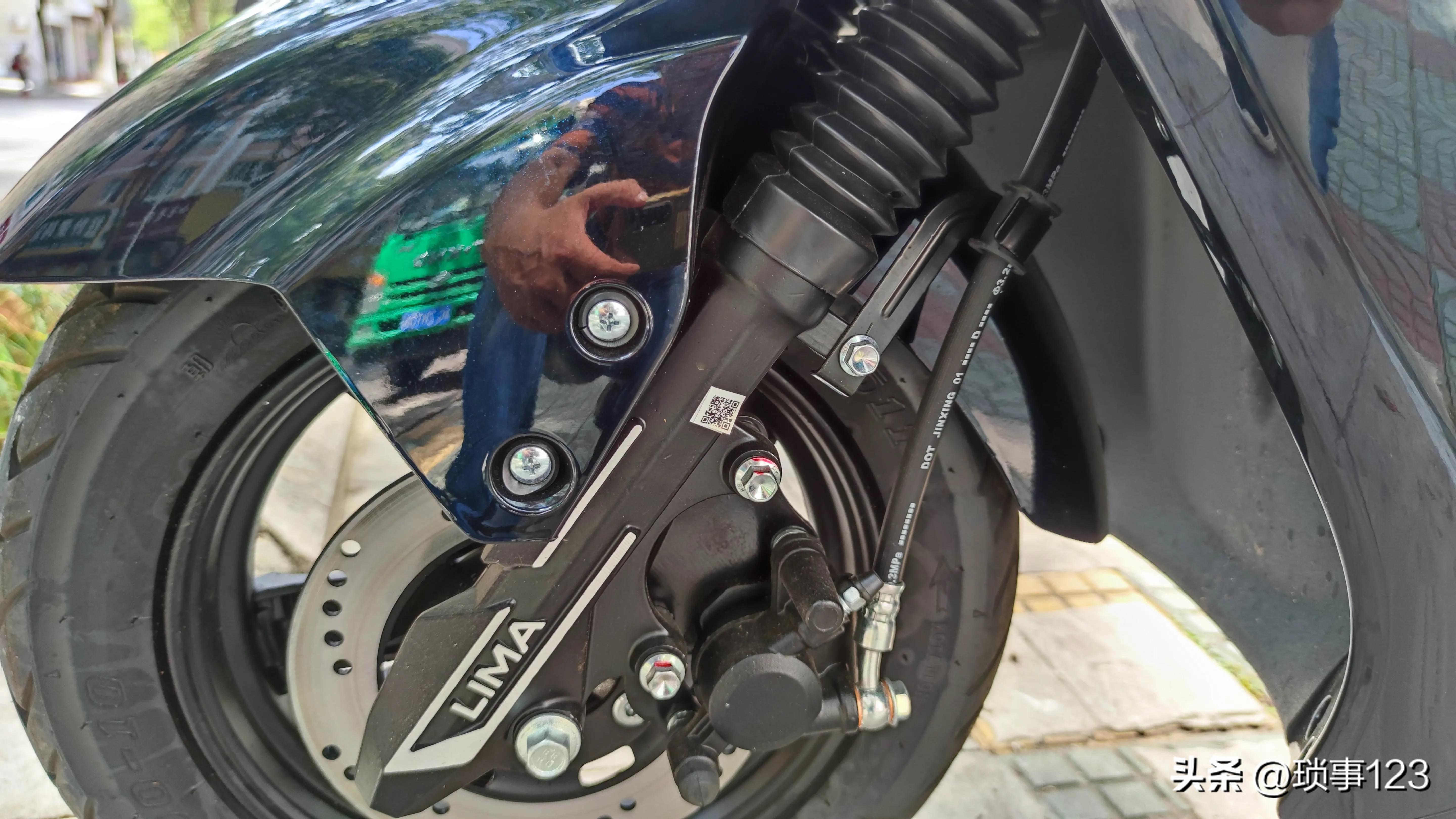 立馬電動摩托車（3850元入手，立馬極威（LM1500DT-10）電動摩托車靜態評測）