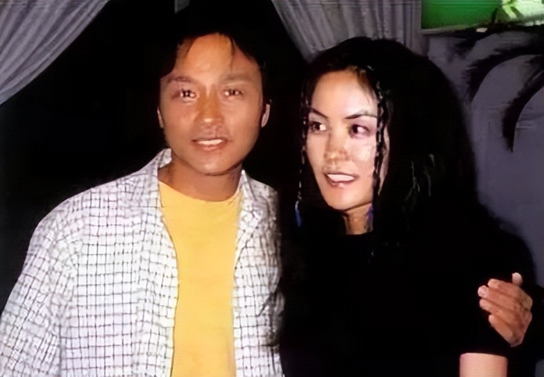 王菲每月花费80万，年仅30身价百亿！谢霆锋：我女友早就是富婆了