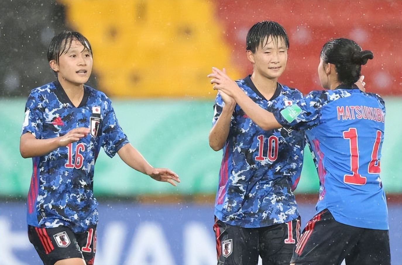 女足看世界杯(3-1！2-0！亚洲球队闪耀世界杯：3连胜 2队领跑，中国女足当观众)