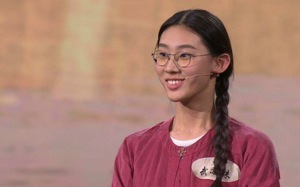 武亦姝会是下一个“奶茶妹妹”吗？同是清华高材生，二者差距在哪